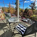 Parklane Motel