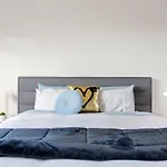 Magnolia House: Near The Cataract Gorge & Parking