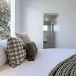 Victoria\'S On High - 3 Bedroom Home With City Views