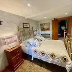 Elsmere Heritage Gardens & Accom