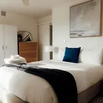 Parkside Apartment Near Cbd & City Park With Parking