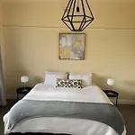 11Eardley - 2Bedroom House - Free Parking - 3 Minutes From Cbd