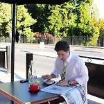 Sandors On The Park