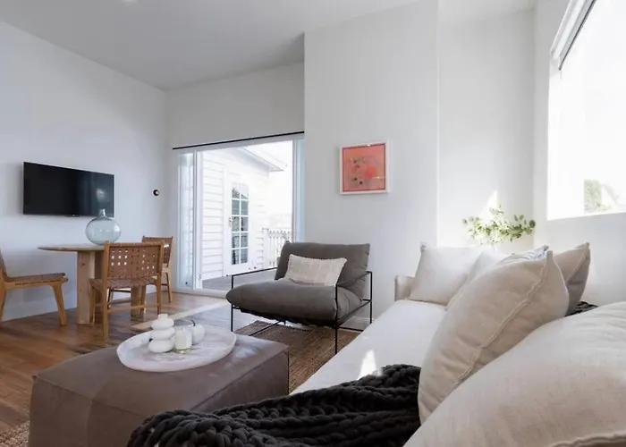 Victoria\'S On High - 3 Bedroom Home With City Views