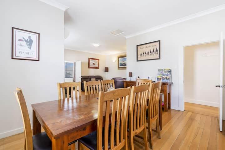 Penfold Cbd Invermay Holiday home Launceston