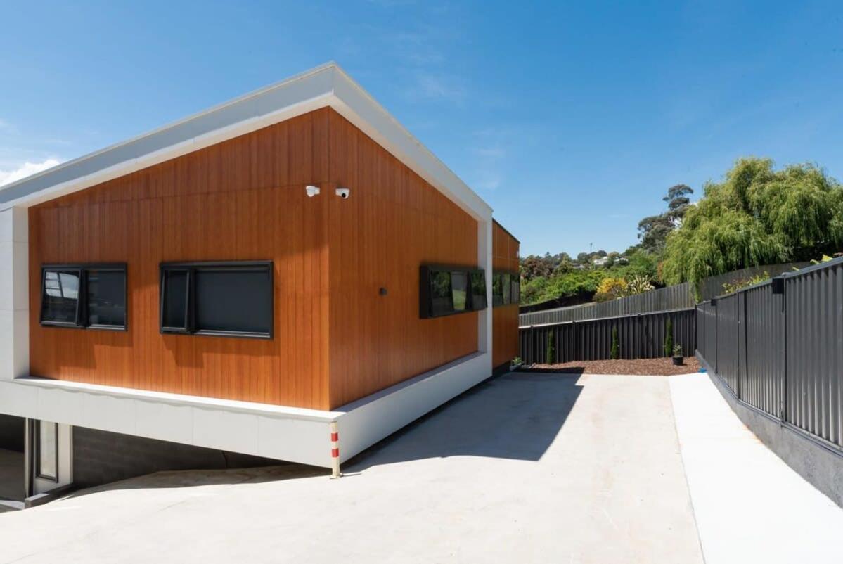 Impressively Spacious Modern & Convenient * Launceston