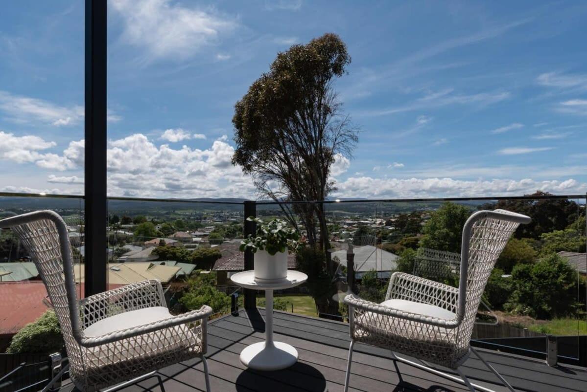 Holiday home Impressively Spacious Modern & Convenient