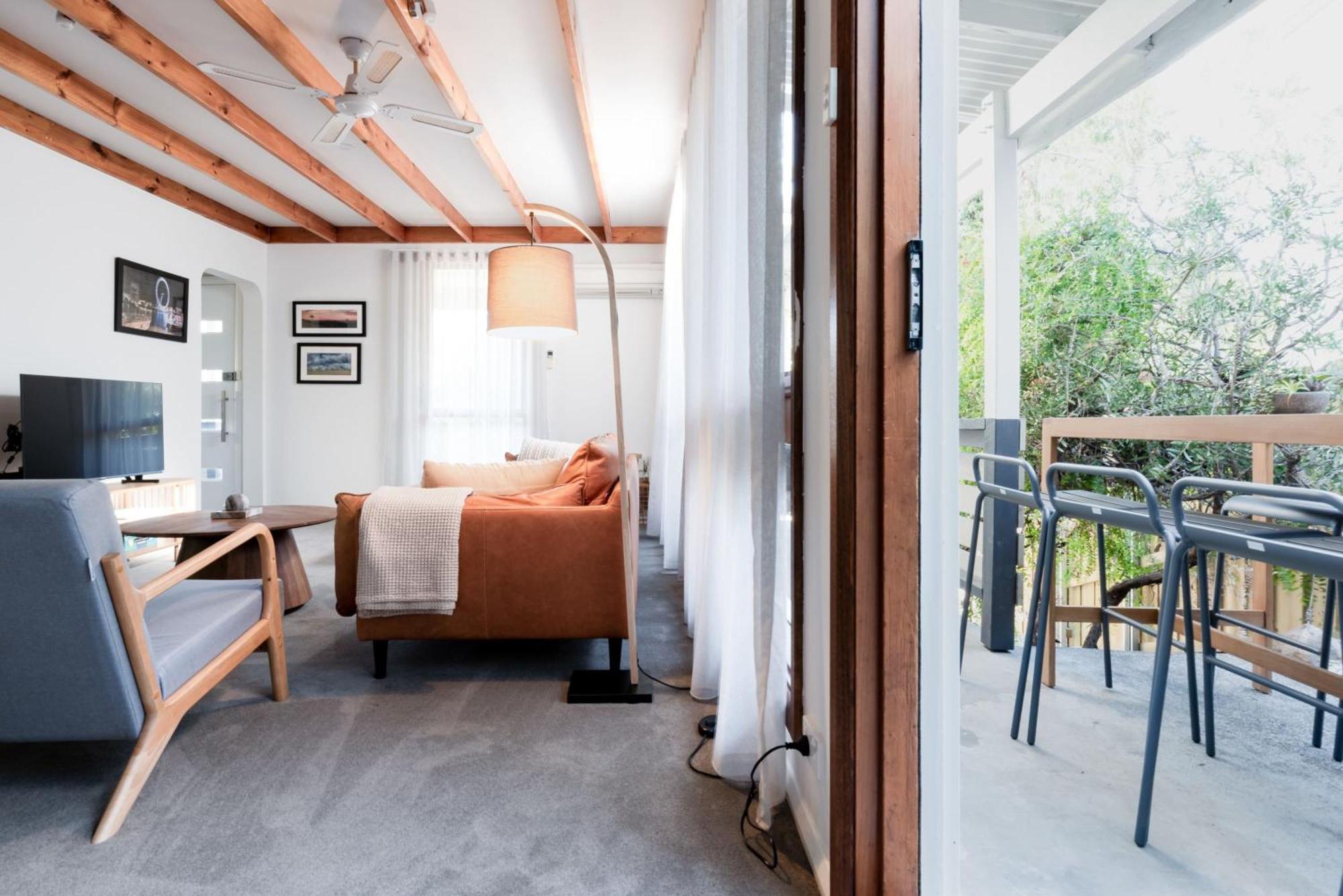Thrower Cottage: Gateway To The Cataract Gorge * Launceston
