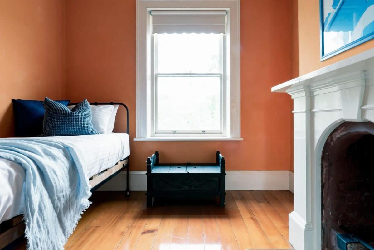 Luxe Heritage On Balfour: A Time Traveller's Delight Holiday home Launceston