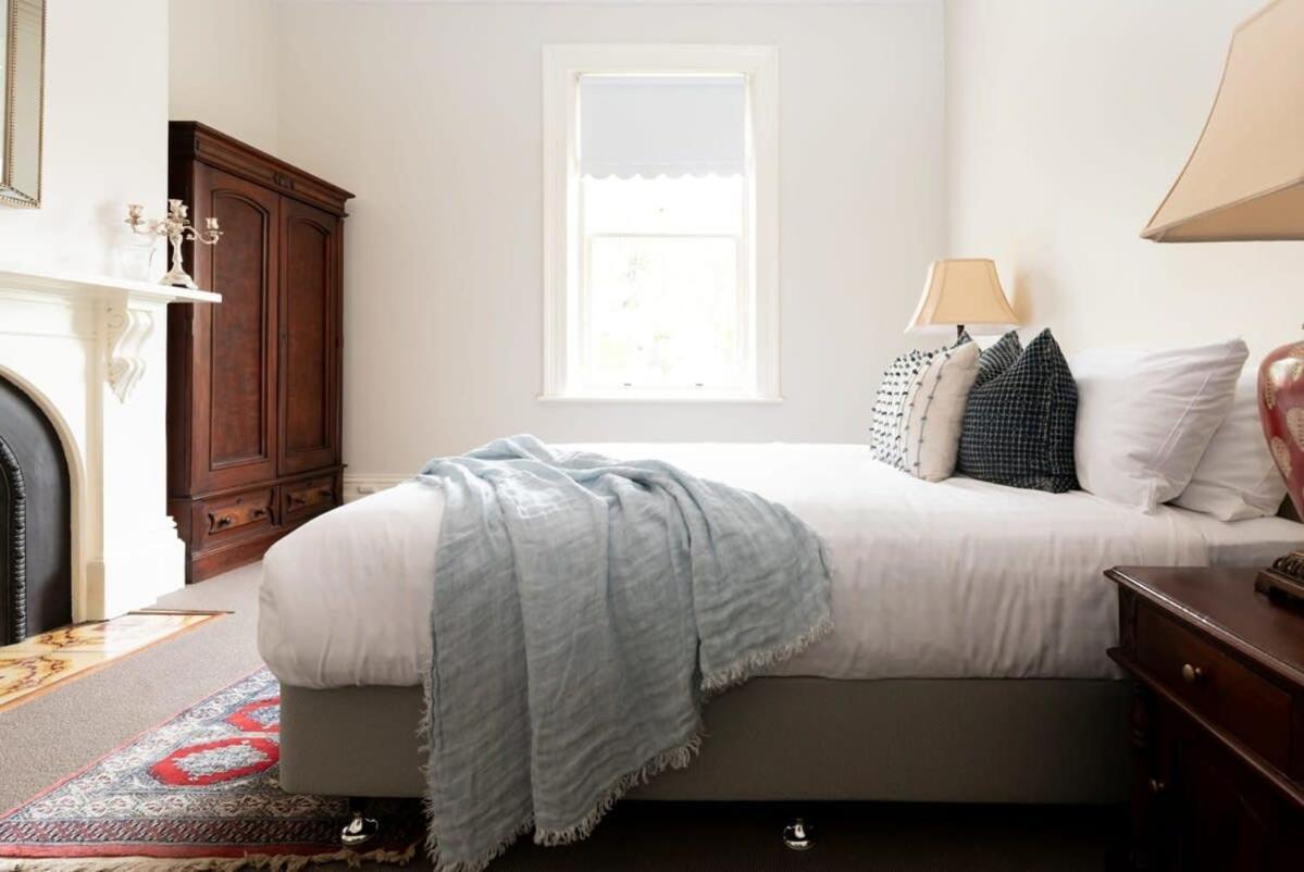 Holiday home Luxe Heritage On Balfour: A Time Traveller's Delight *