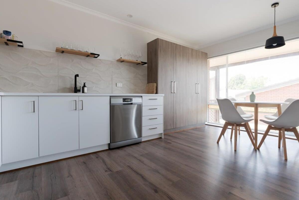 Cosy & Sweet: Near The Wifi & Parking Apartment *