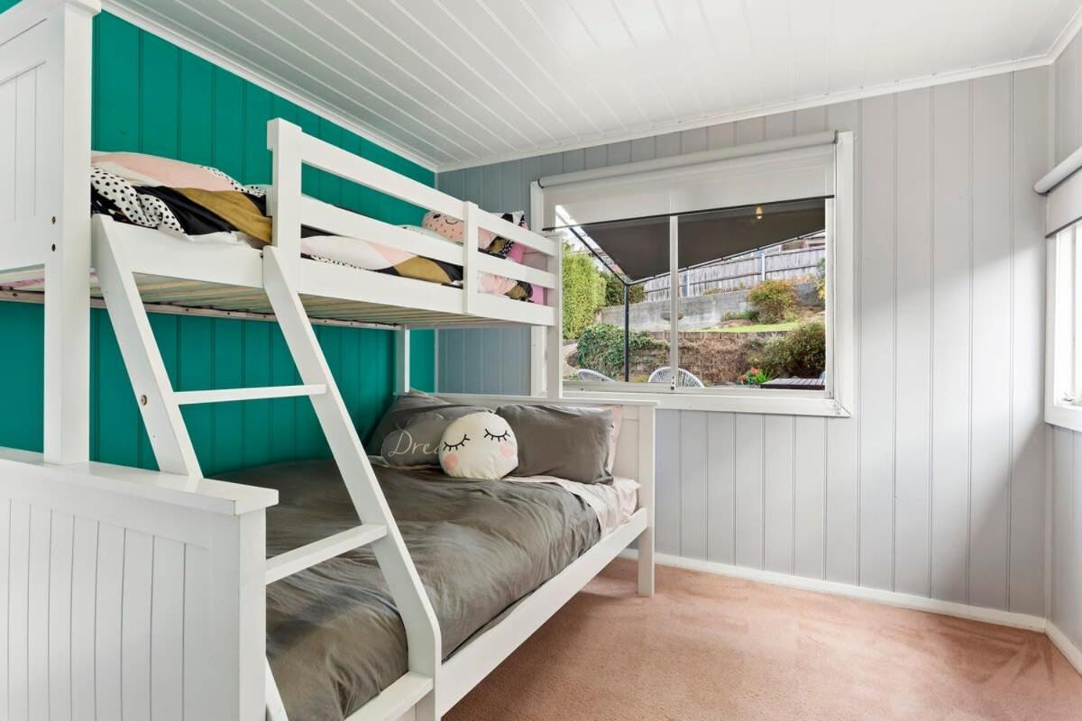 Magnolia House: Near The Cataract Gorge & Parking Holiday home