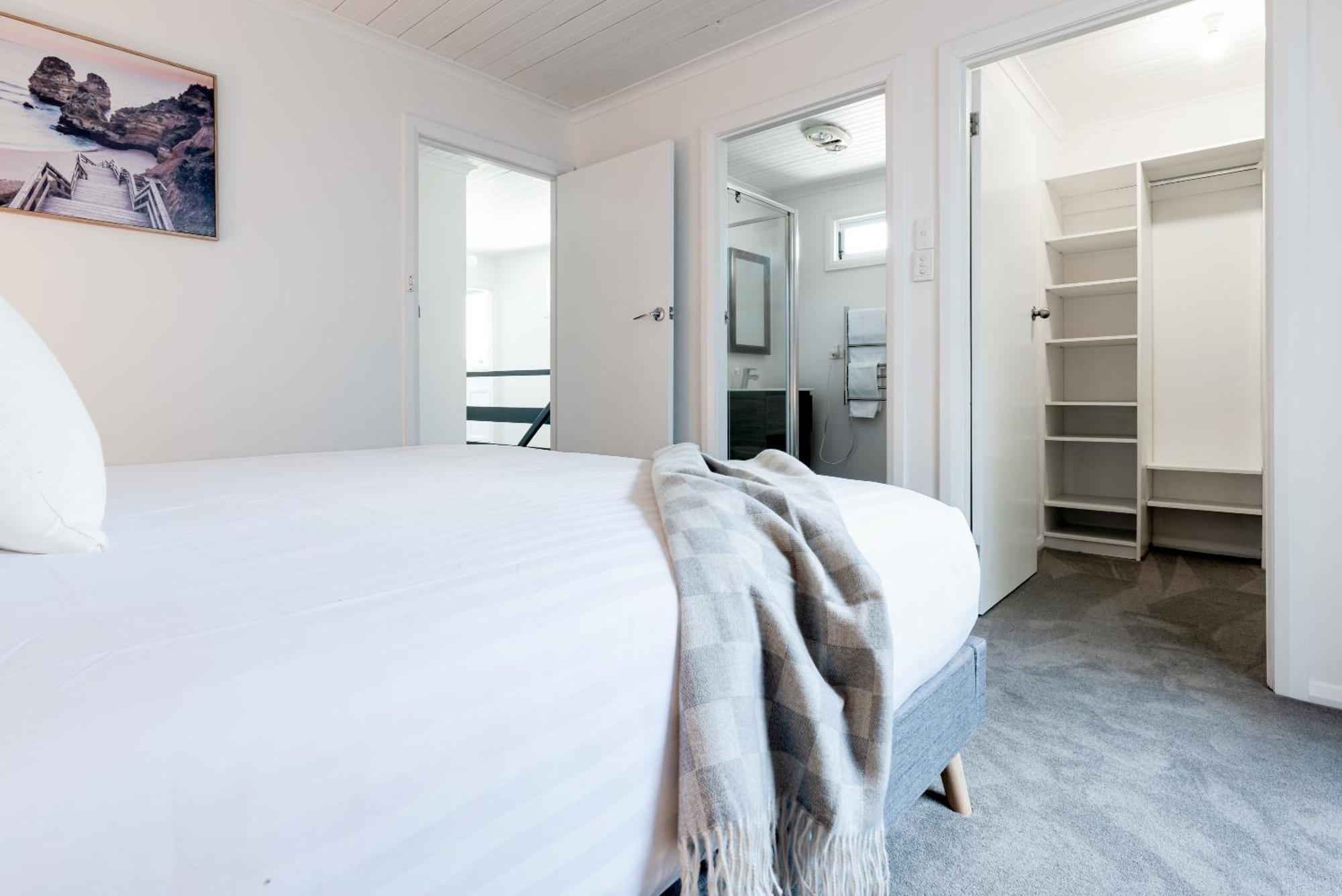Thrower Cottage: Gateway To The Cataract Gorge *