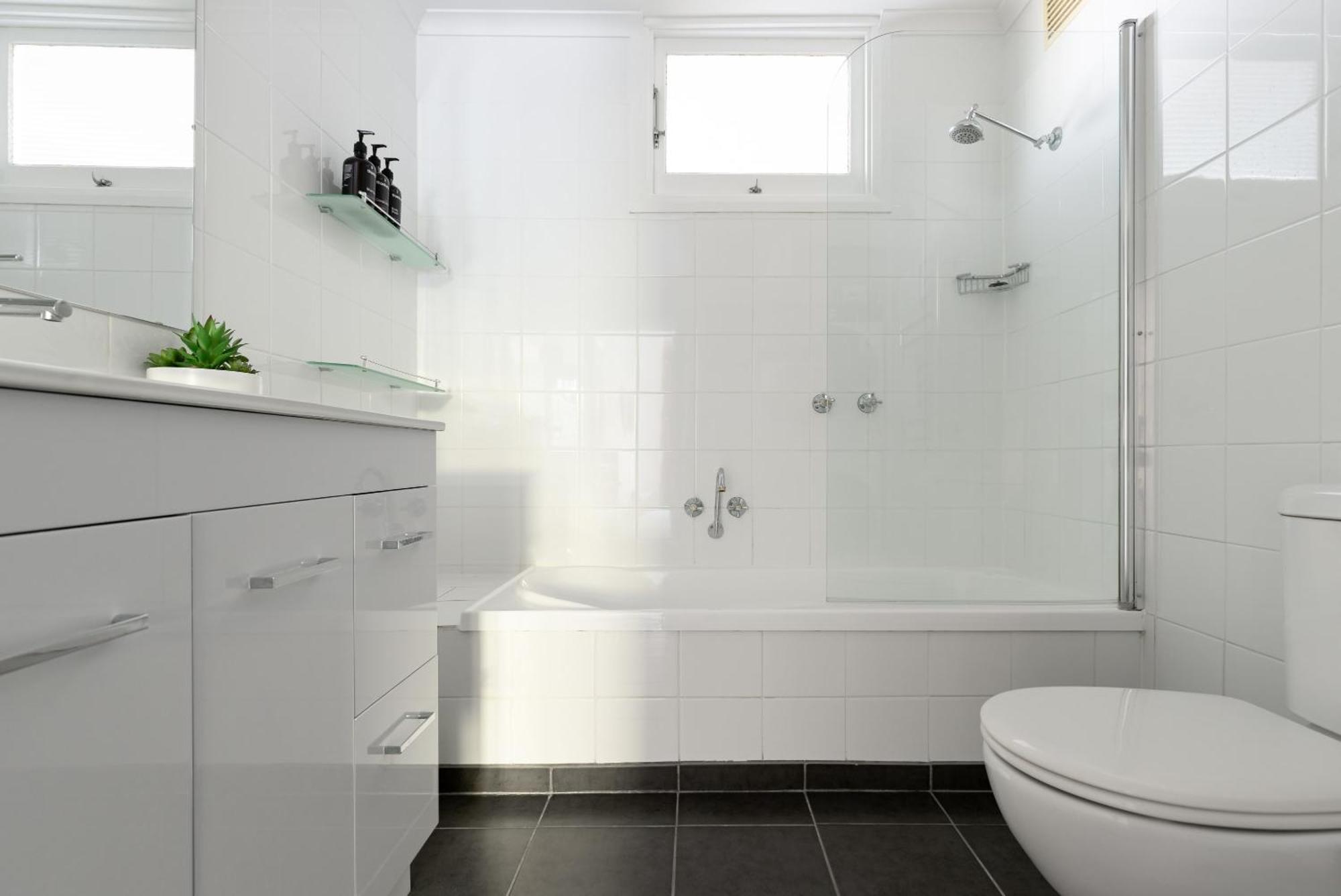 Thrower Cottage: Gateway To The Cataract Gorge Holiday home