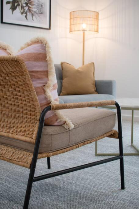 Dovecote - Luxury * Launceston
