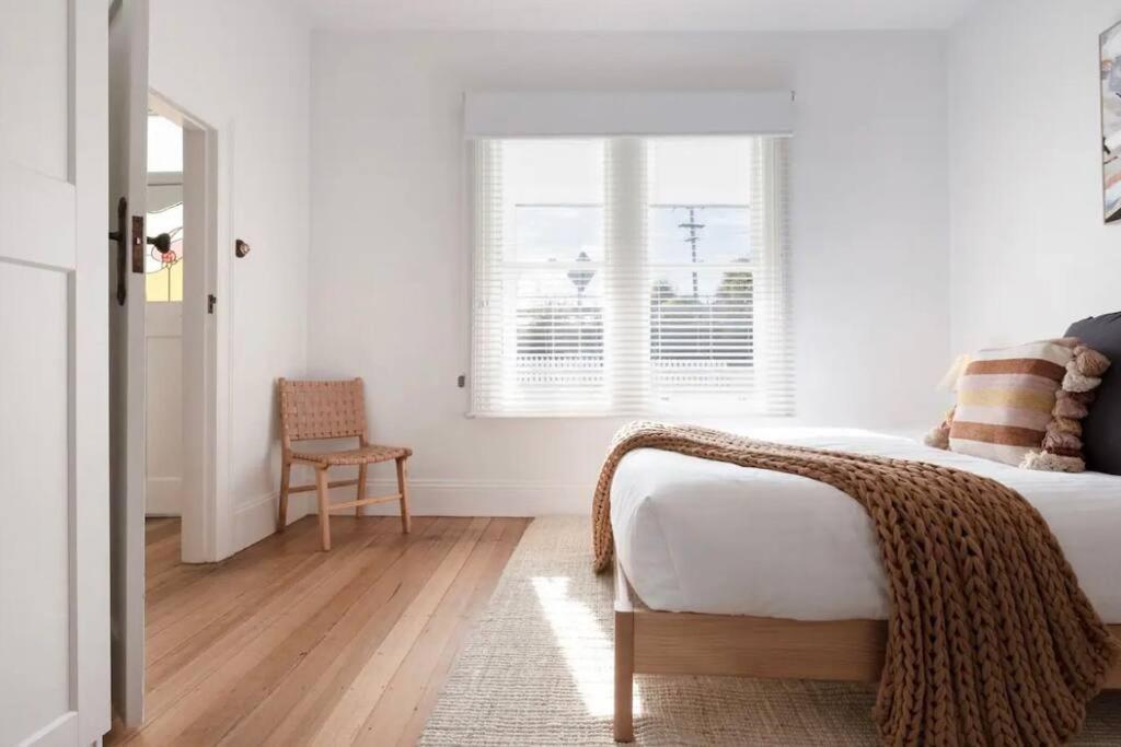 Victoria's On High - 3 Bedroom With Views *