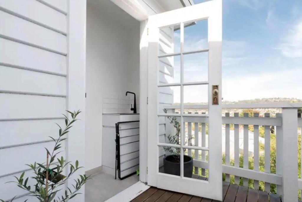 Victoria's On High - 3 Bedroom With Views Holiday home *