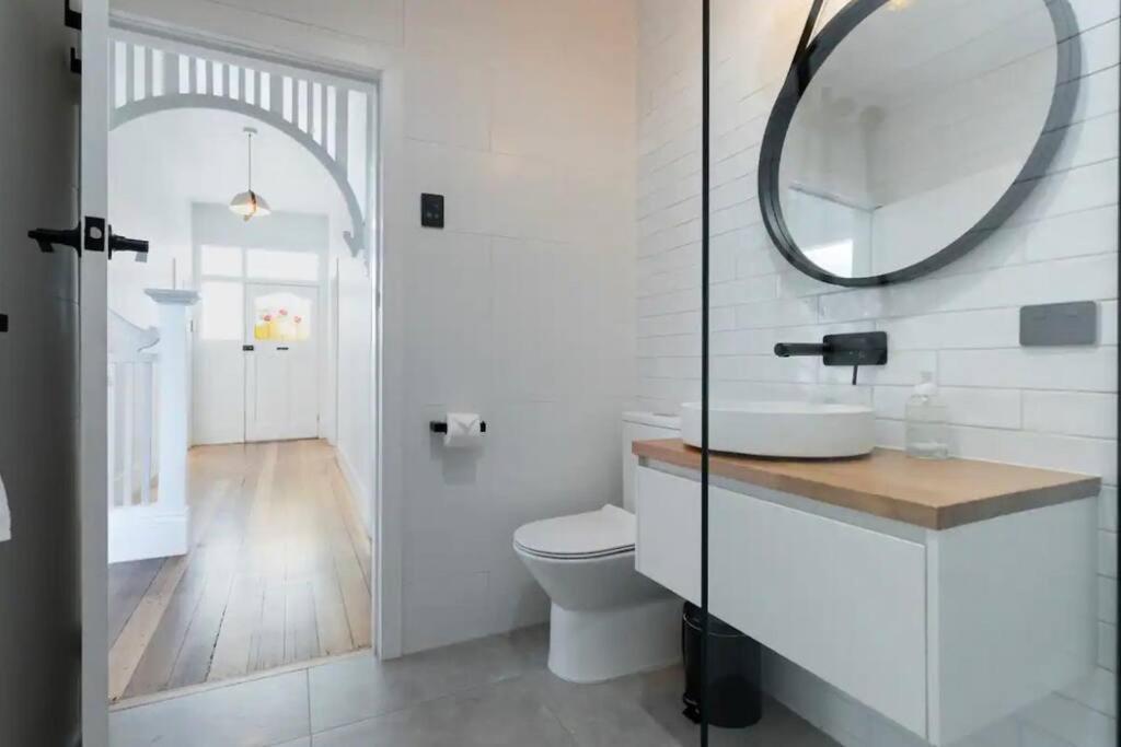 Victoria's On High - 3 Bedroom With Views * Launceston