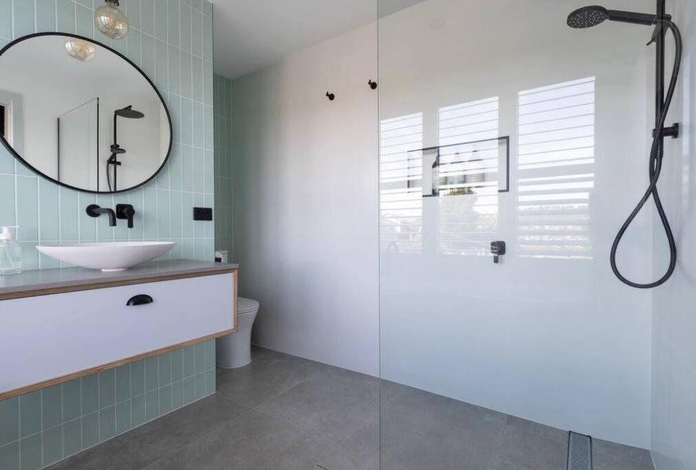 Victoria's On High - 3 Bedroom With Views Holiday home