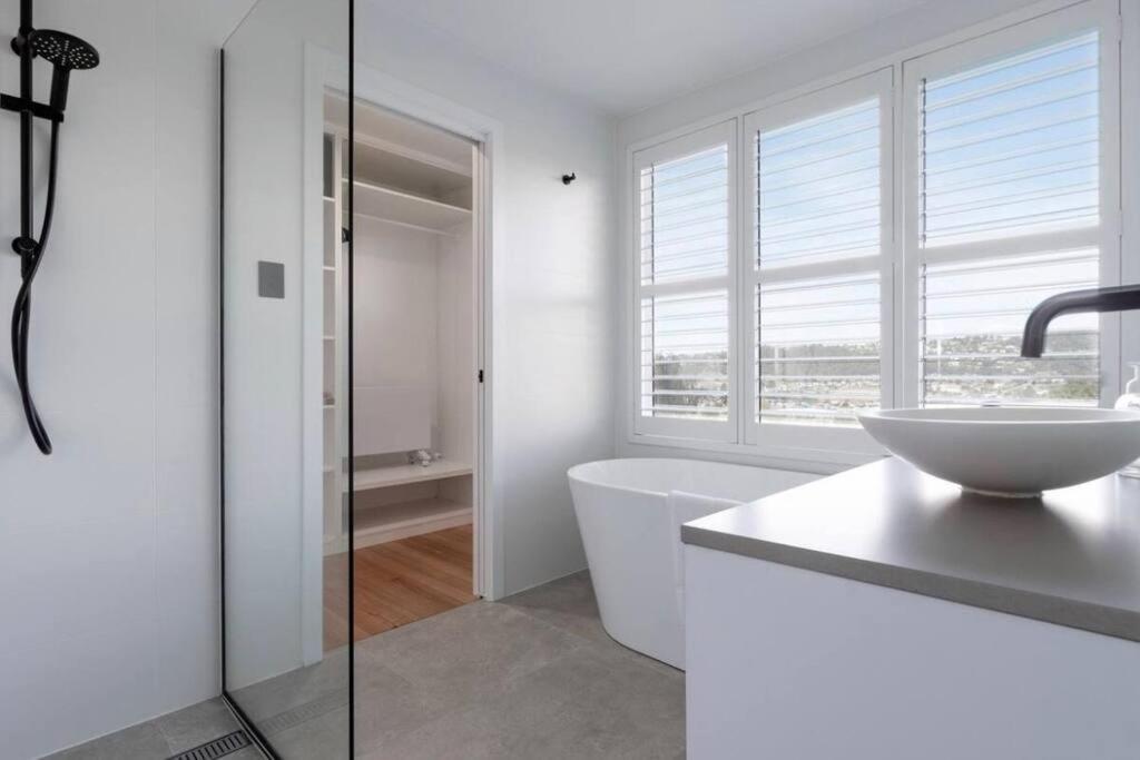 Holiday home Victoria's On High - 3 Bedroom With Views