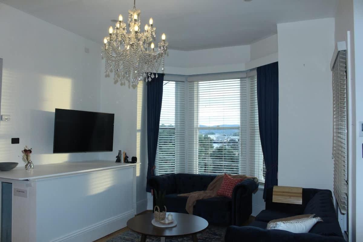 Forest Rd Haven With Tamar River Views Holiday home