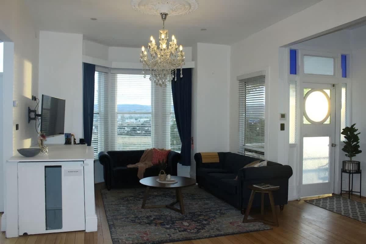 Forest Rd Haven With Tamar River Views *