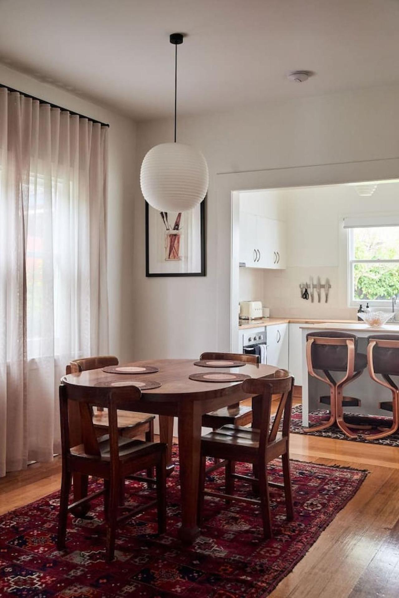 Mid-century Modern Retreat Holiday home *