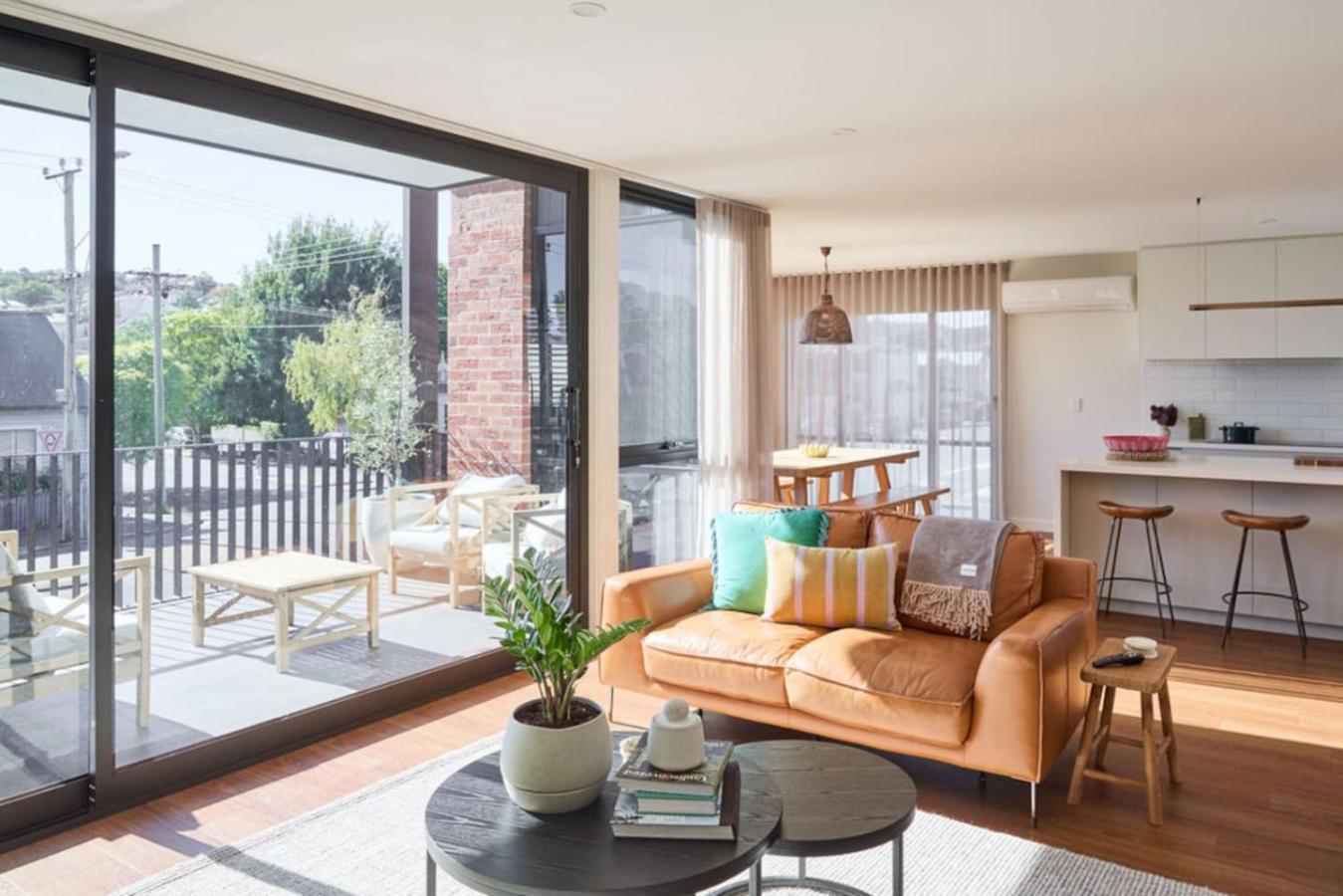Holiday home Light-filled Escape, Walk To Cafes And Parking