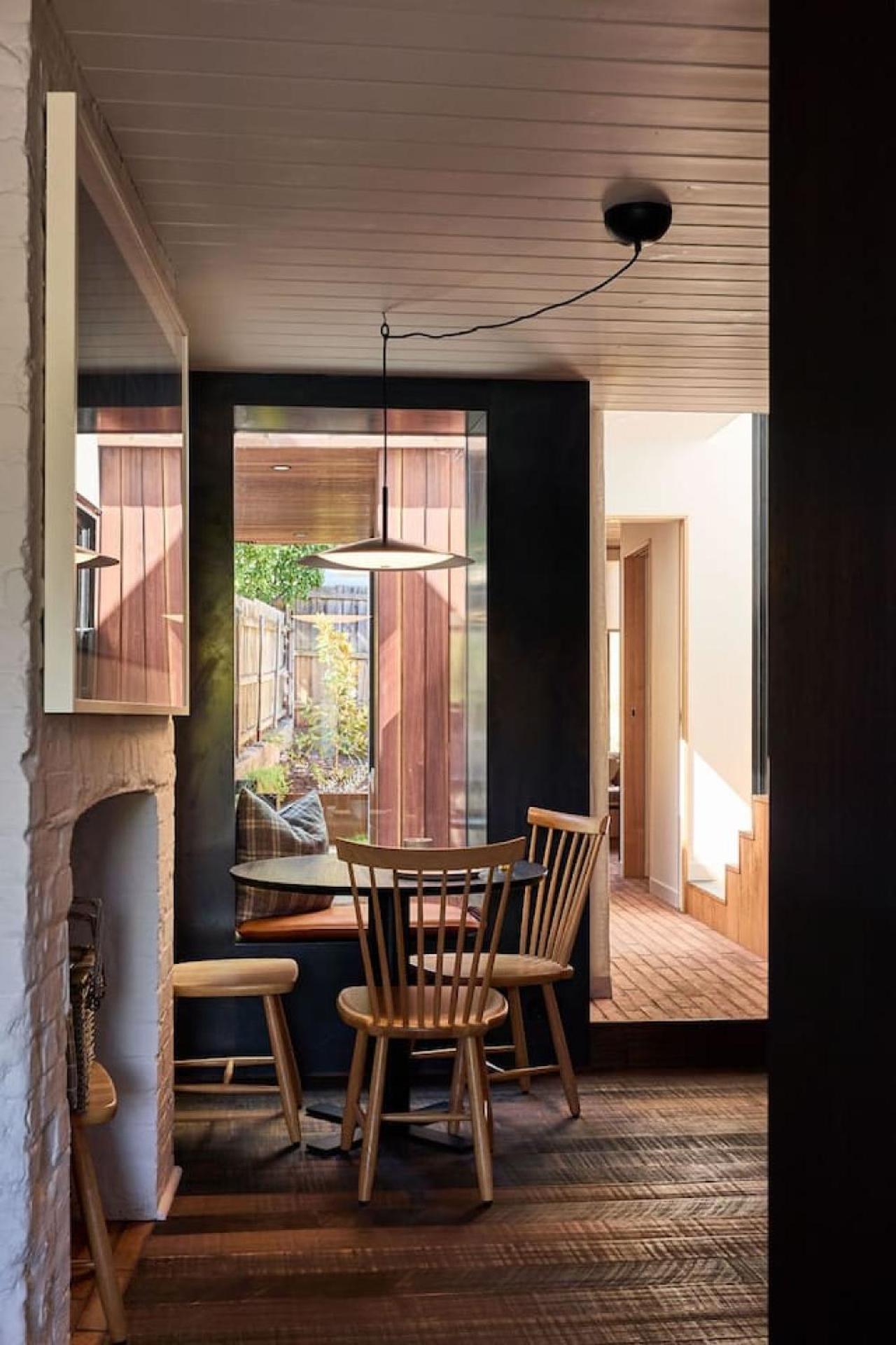 Holiday home Oakden-the Workers Cottage-architectural
