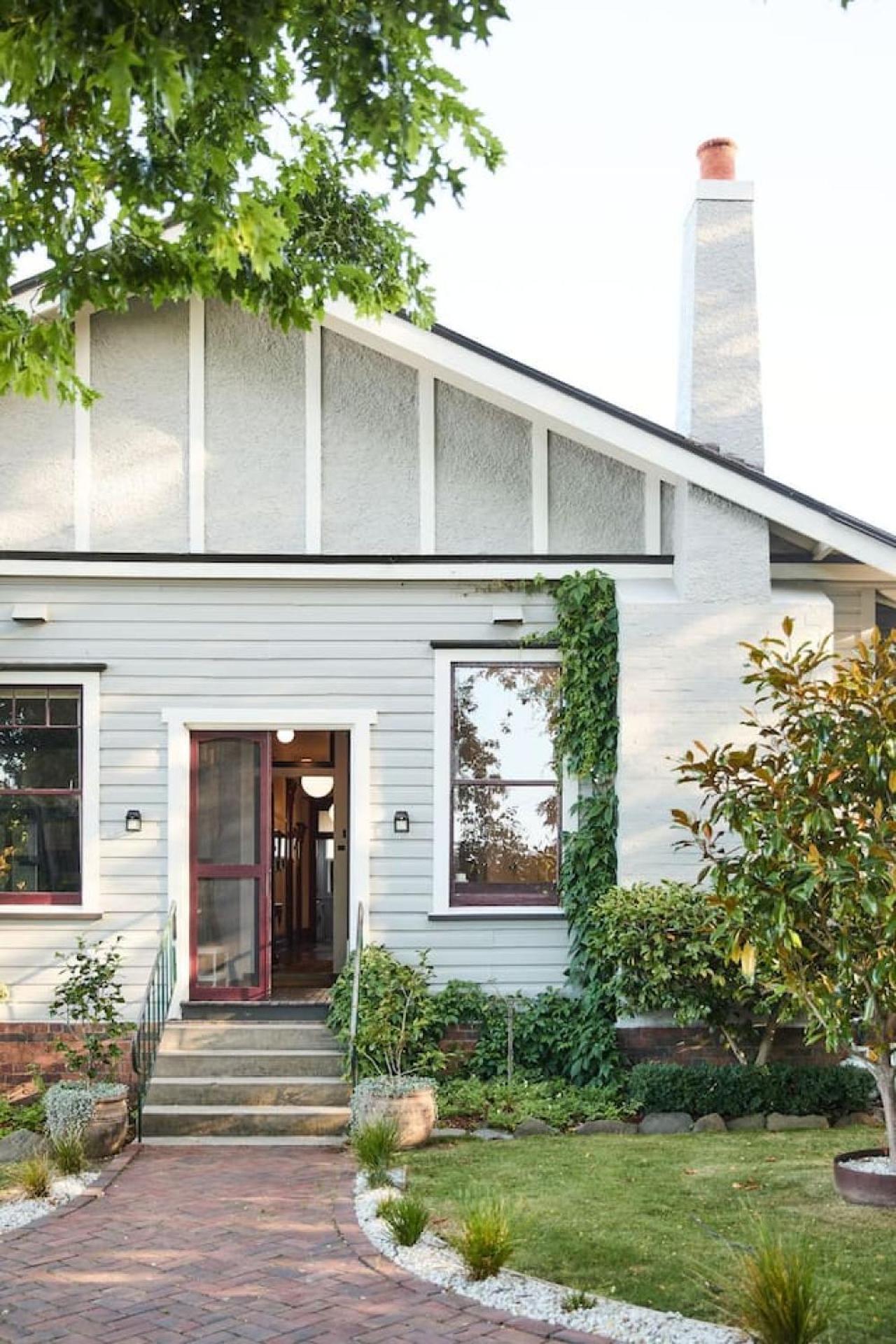 Large Sanctuary With Fireplace * Launceston