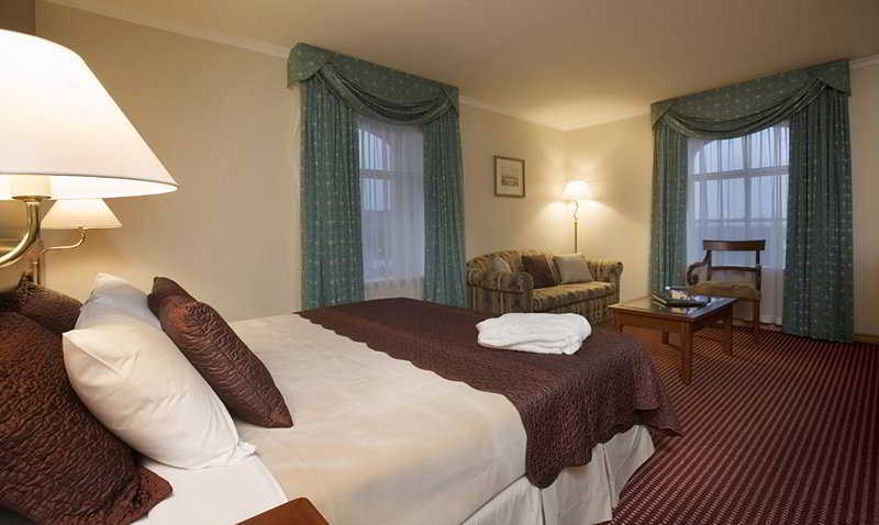 Grand Chancellor Hotel 4*