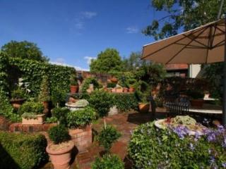 Topiary Haven Apartment *