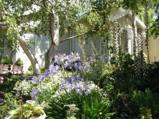 Topiary Haven Apartment
