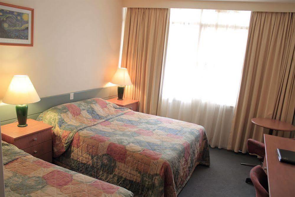 Sandors On The Park Hotel 3*