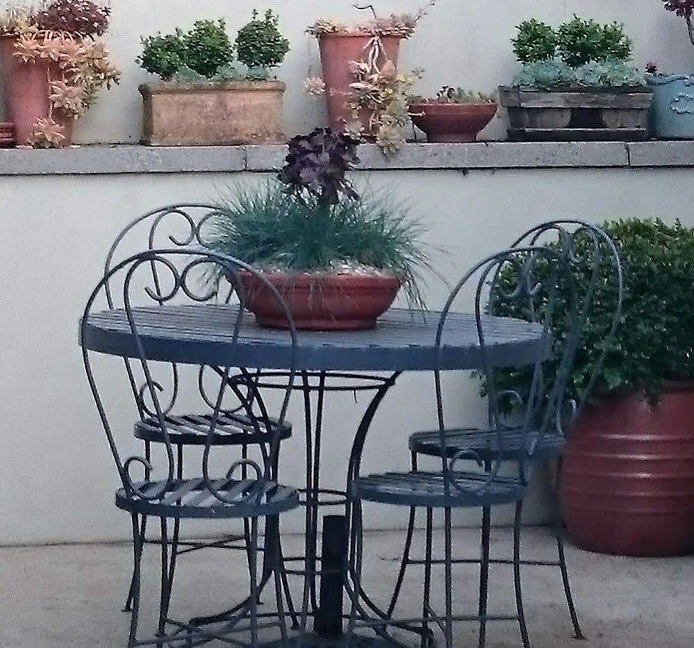 Apartment Topiary Haven *