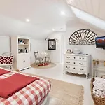 The Red Feather Inn