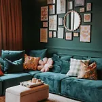The Greeen Room