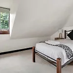 Apartments At York Mansions