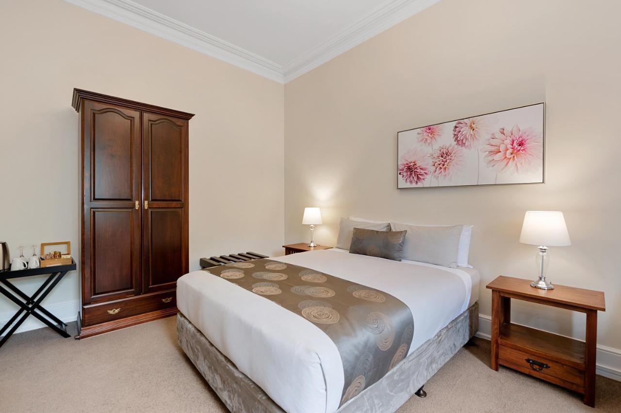 Waratah On York