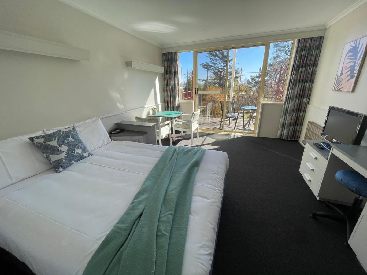 Parklane Motel