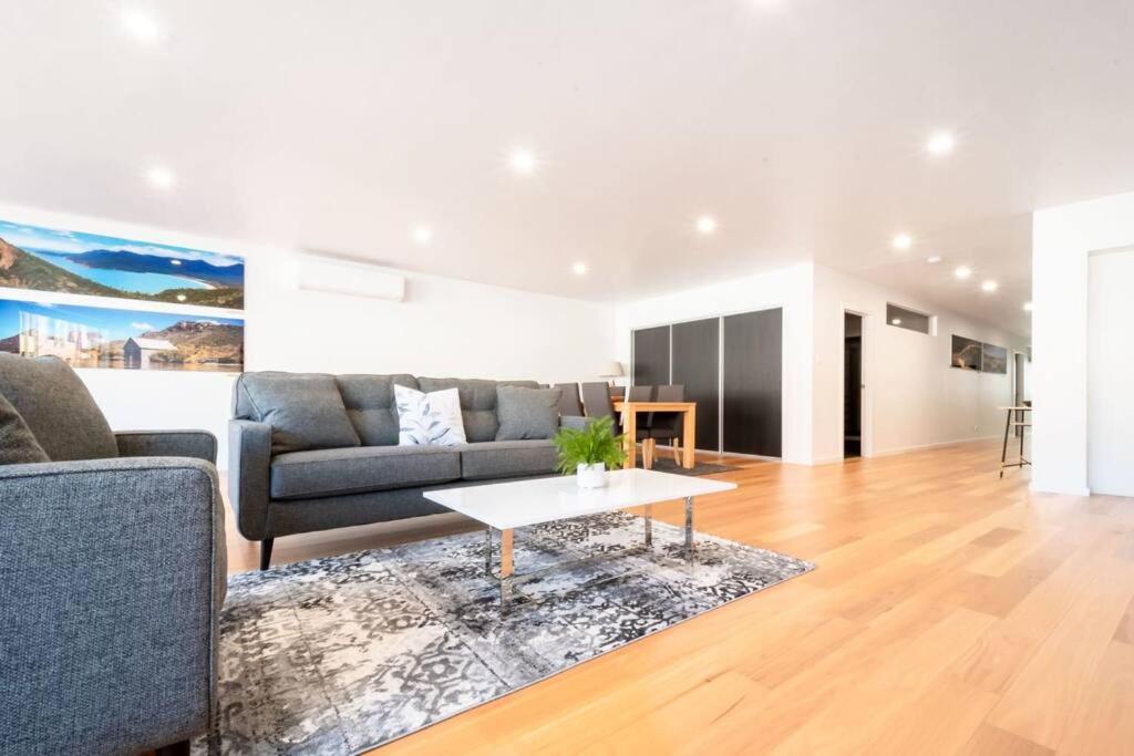 Modern 2 Bedroom With Wifi Launceston