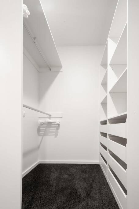 Apartment Modern 2 Bedroom With Wifi