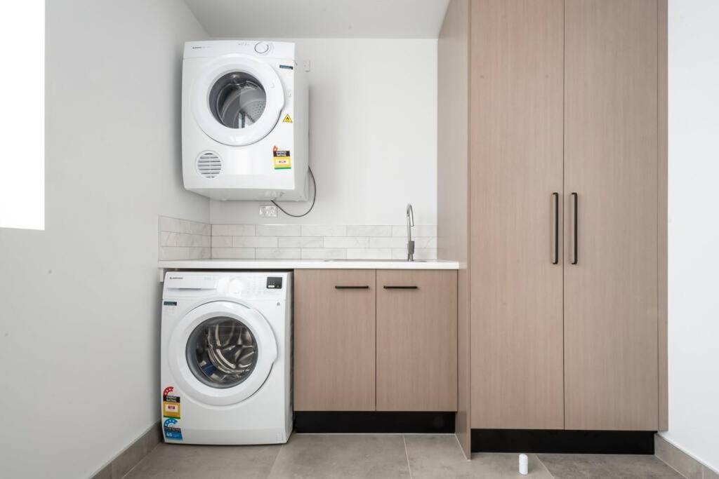 Apartment Modern 2 Bedroom With Wifi Launceston