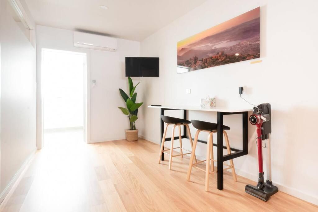 Apartment Modern 2 Bedroom With Wifi