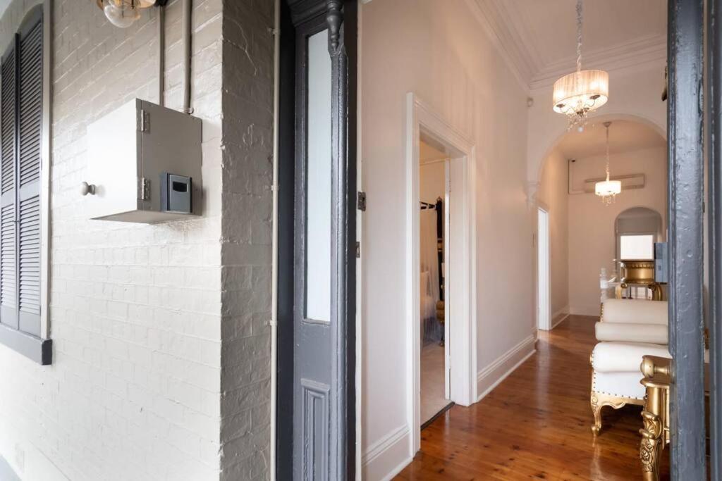 A Modern With Old-world Charm In Bathurst