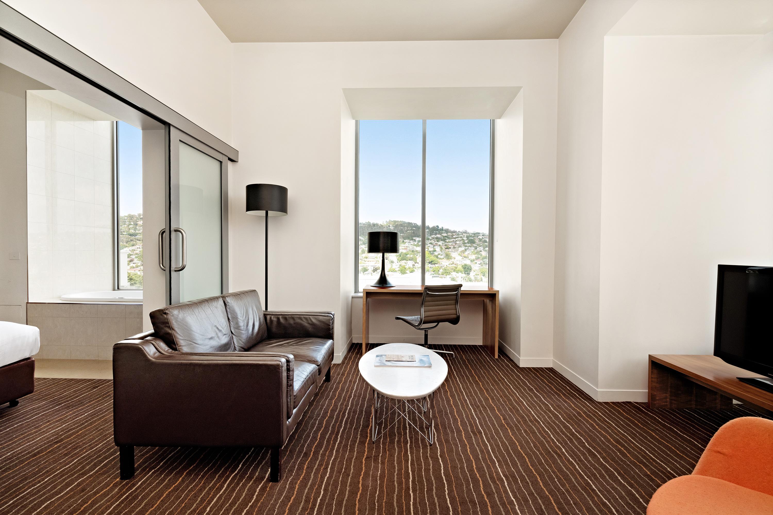 Mantra Charles Hotel 4*