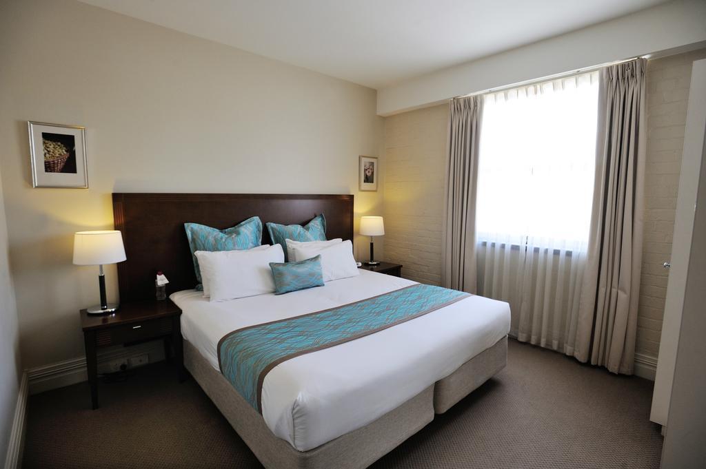 Official 4* Launceston