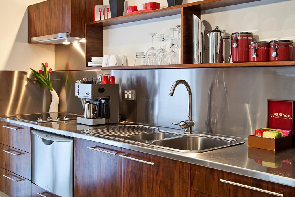 Twofourtwo Boutique Aparthotel Launceston