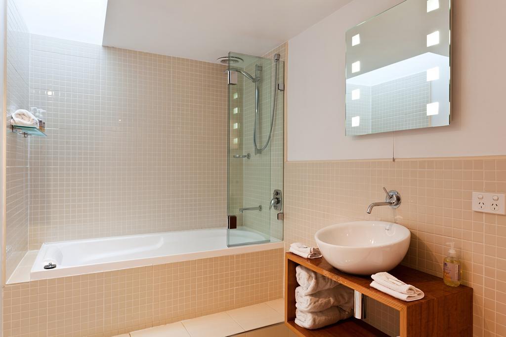 Aparthotel Twofourtwo Boutique 4*