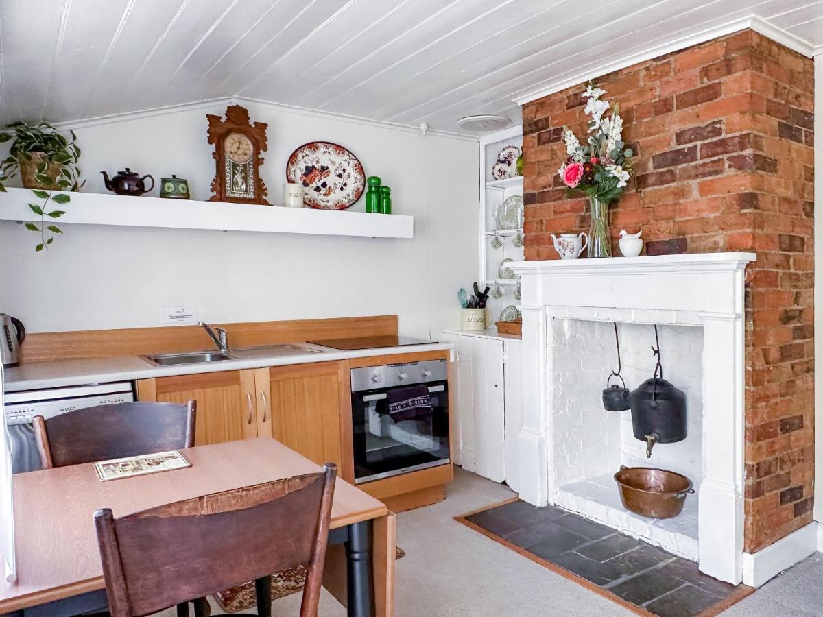 Holiday home Alice's